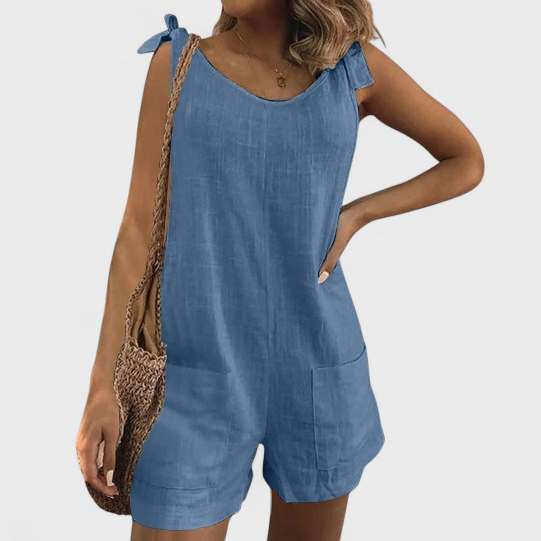 Maia | Tuta corta con tasche sulle spalle e lacci