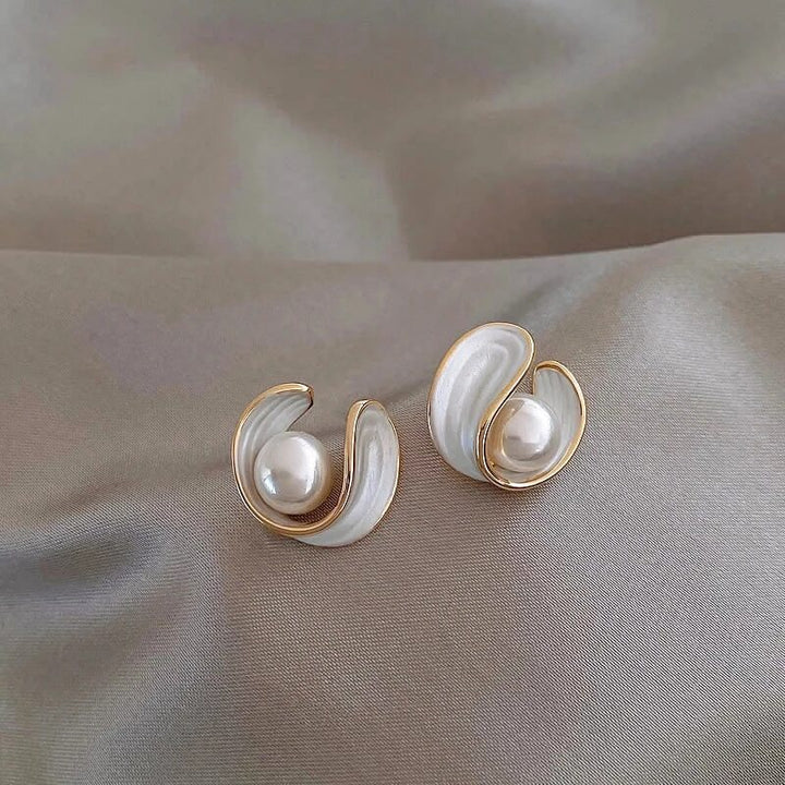 Orecchini bianchi esclusivi in opale e perle d'oro eleganti