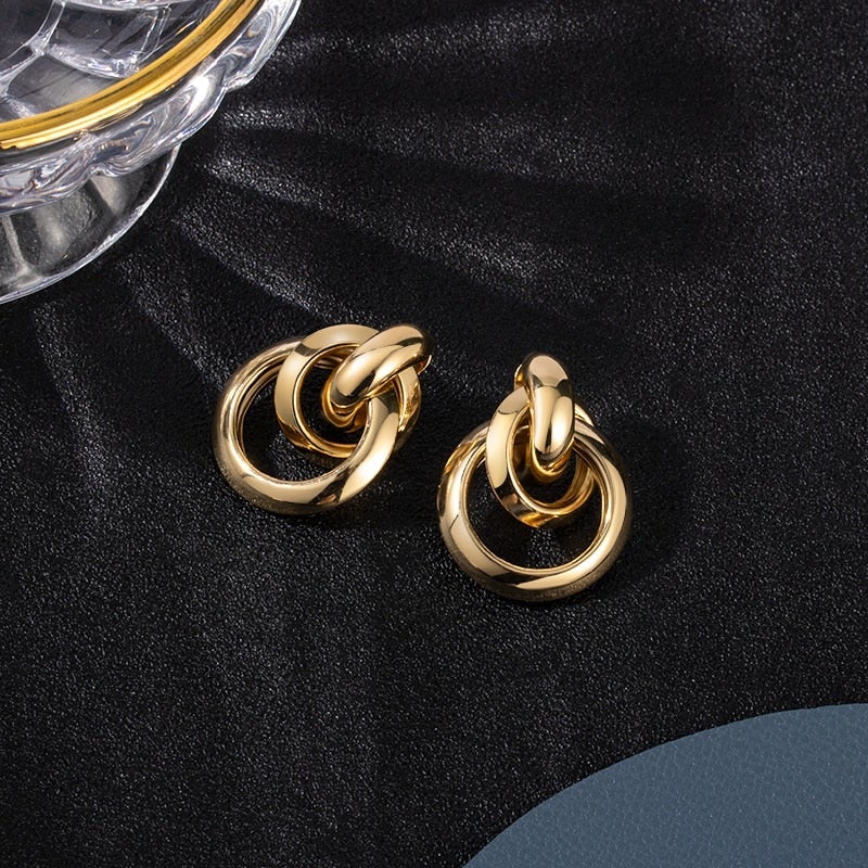 orecchini in oro esclusivi dal design lussuoso