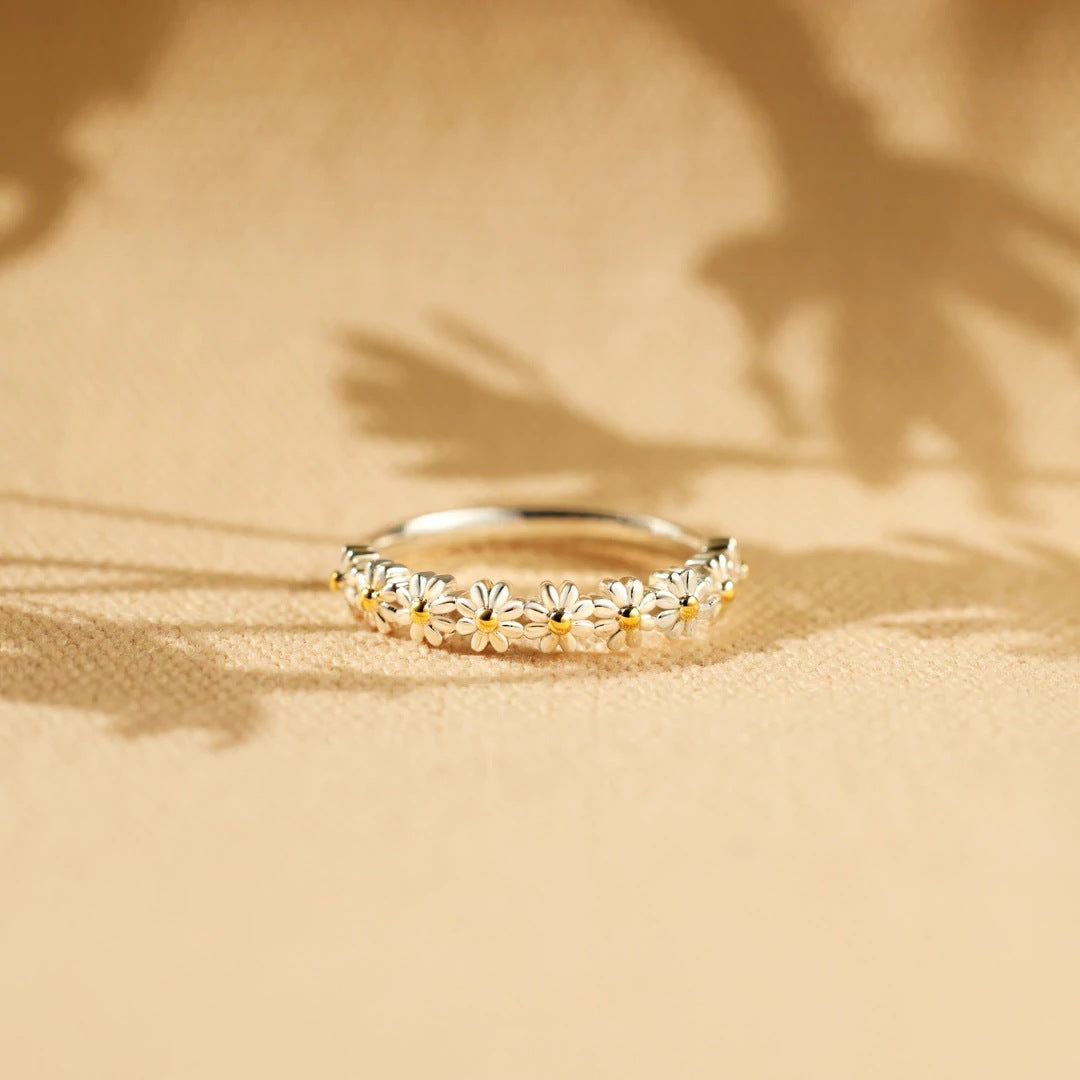 Anello Elegante Fiorito in Oro e Pietre Preziose