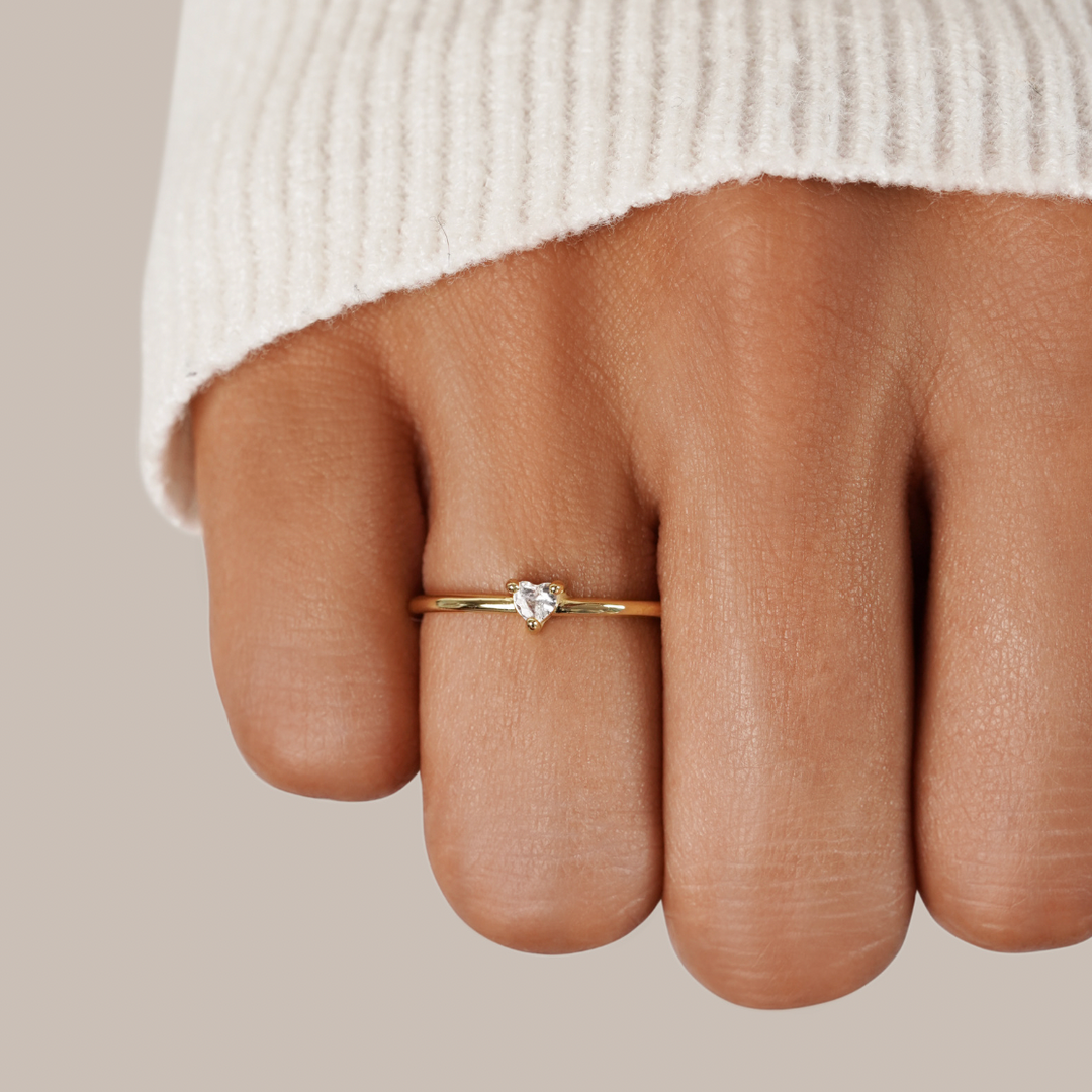 Anello a cuore in cristallo - Eleganza e brillantezza per uno stile raffinato