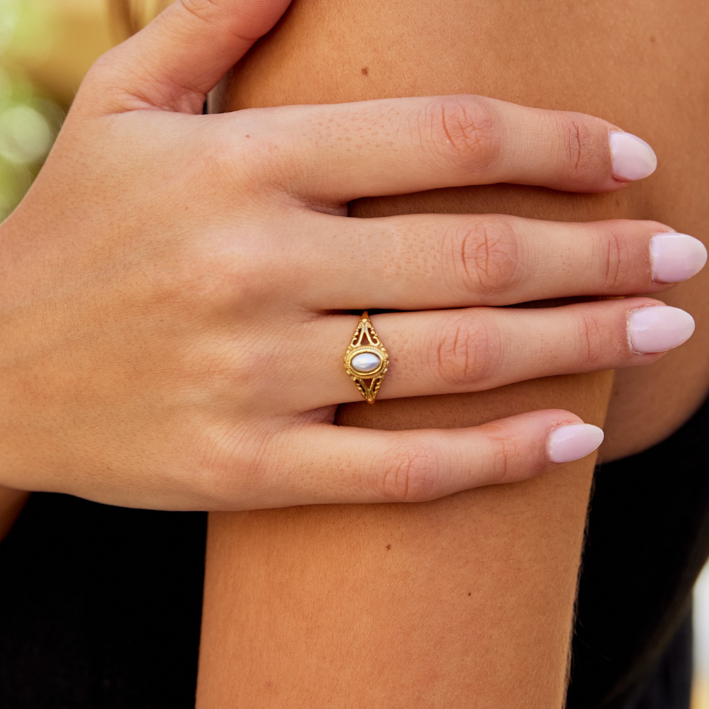 Anello Vintage Elegante con Perle