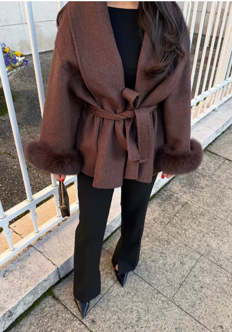 Melissa | Elegante Cappotto con Dettagli in Pelliccia