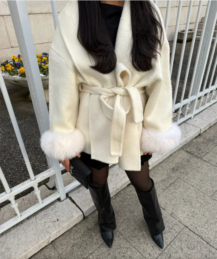 Melissa | Elegante Cappotto con Dettagli in Pelliccia