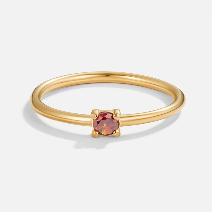 Elegante anello in oro con pietra di nascita personalizzata per un tocco unico