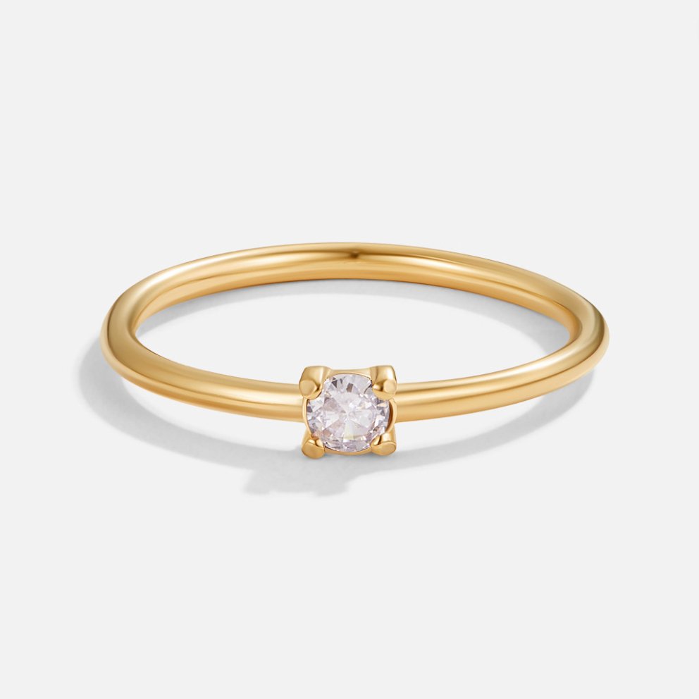 Elegante anello in oro con pietra di nascita personalizzata per un tocco unico