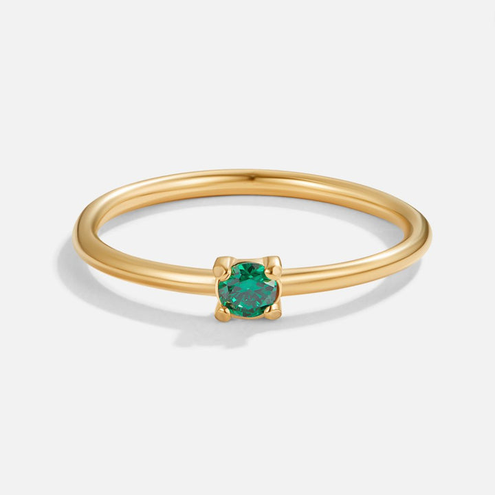 Elegante anello in oro con pietra di nascita personalizzata per un tocco unico