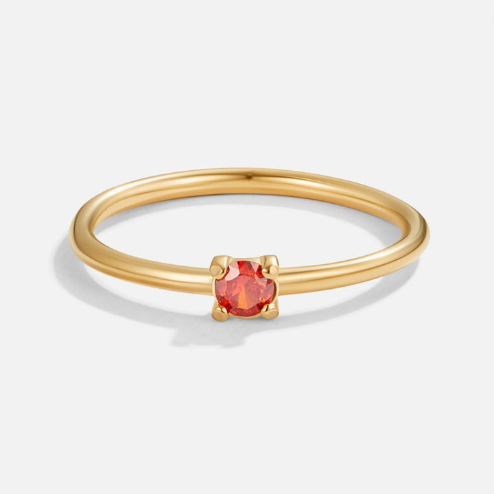 Elegante anello in oro con pietra di nascita personalizzata per un tocco unico