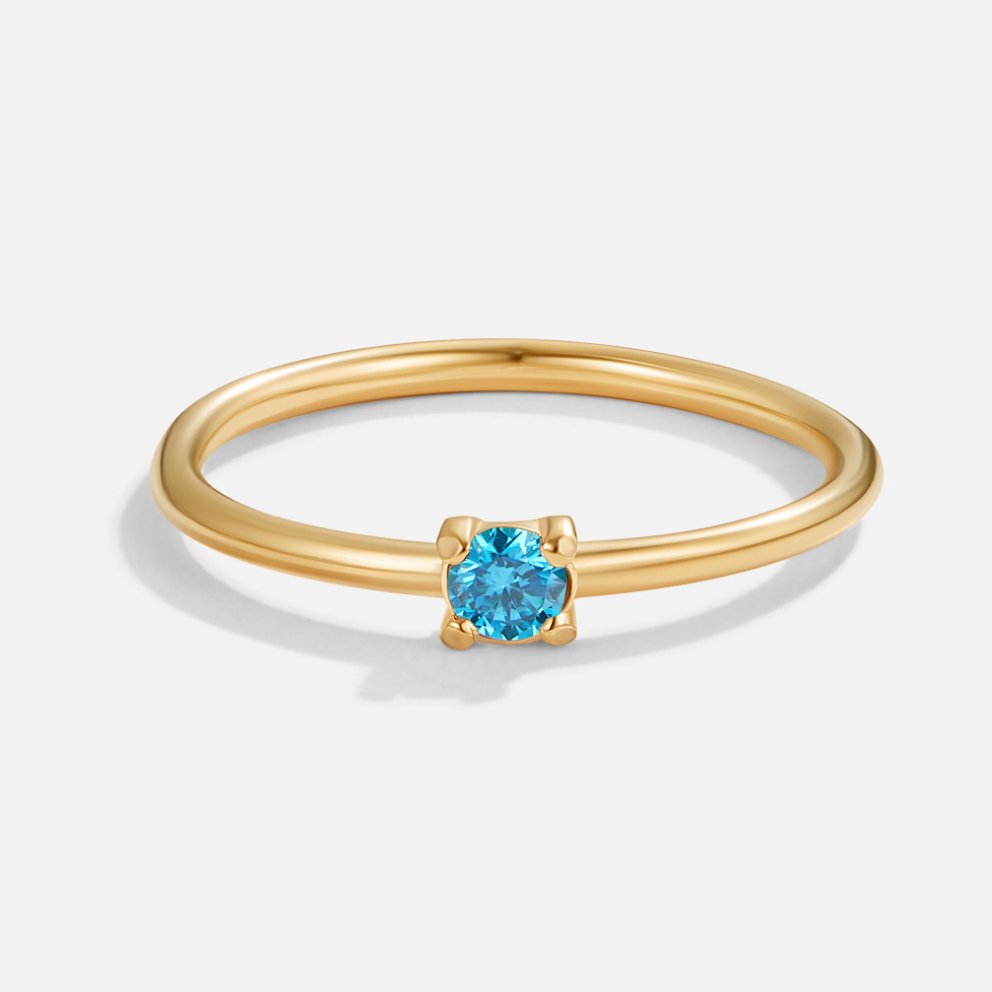 Elegante anello in oro con pietra di nascita personalizzata per un tocco unico