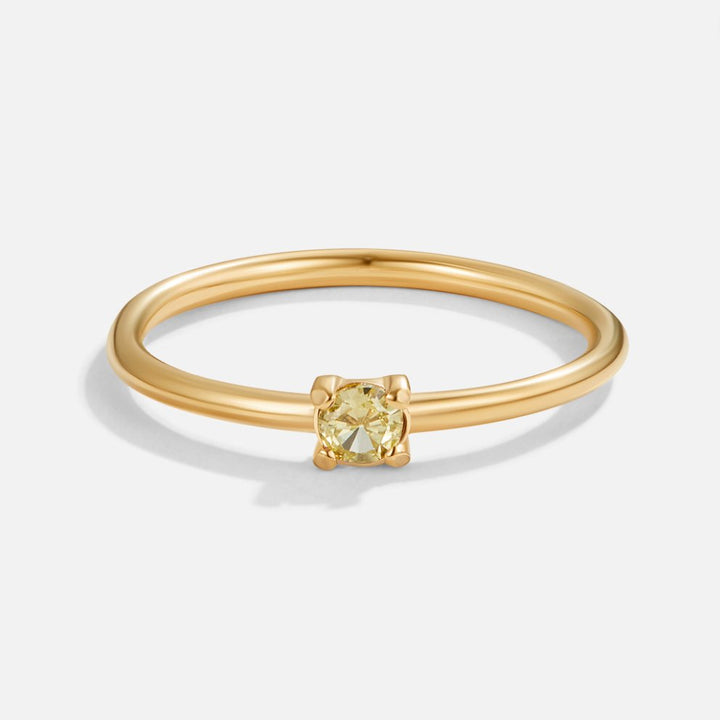 Elegante anello in oro con pietra di nascita personalizzata per un tocco unico