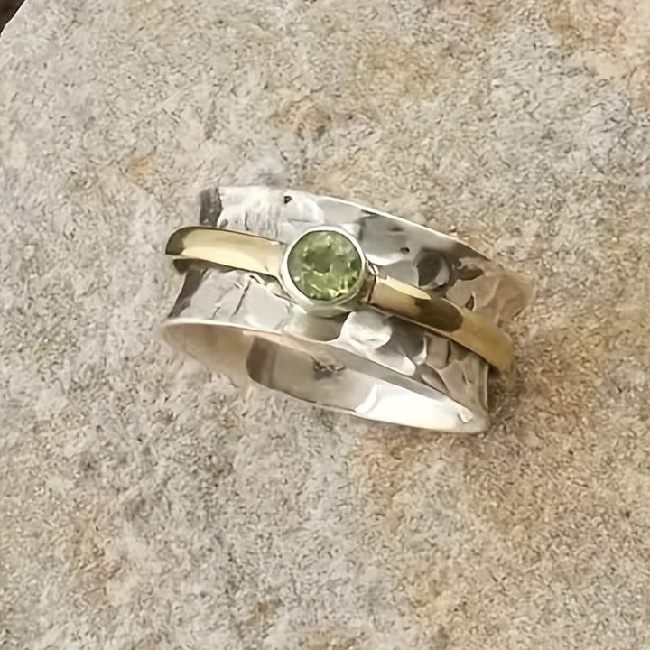 Anello elegante in zirconio verde per uno stile sofisticato