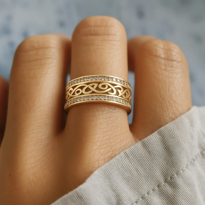 Anello dorato elegante Hohloha Hellera – accessorio di lusso per tutte le occasioni
