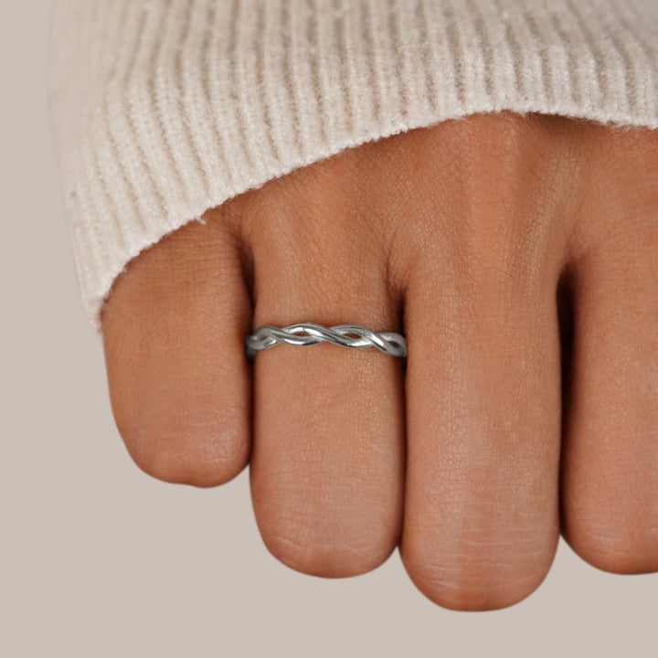 Anello rotante in argento 18 carati con simbolo infinito – Eleganza e stile senza pari