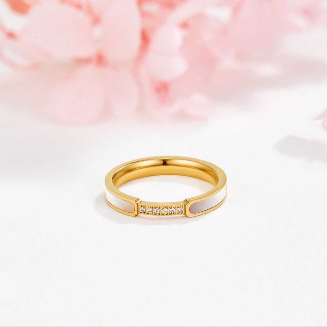 Anello Armonia in Perle e Cristalli Elegante