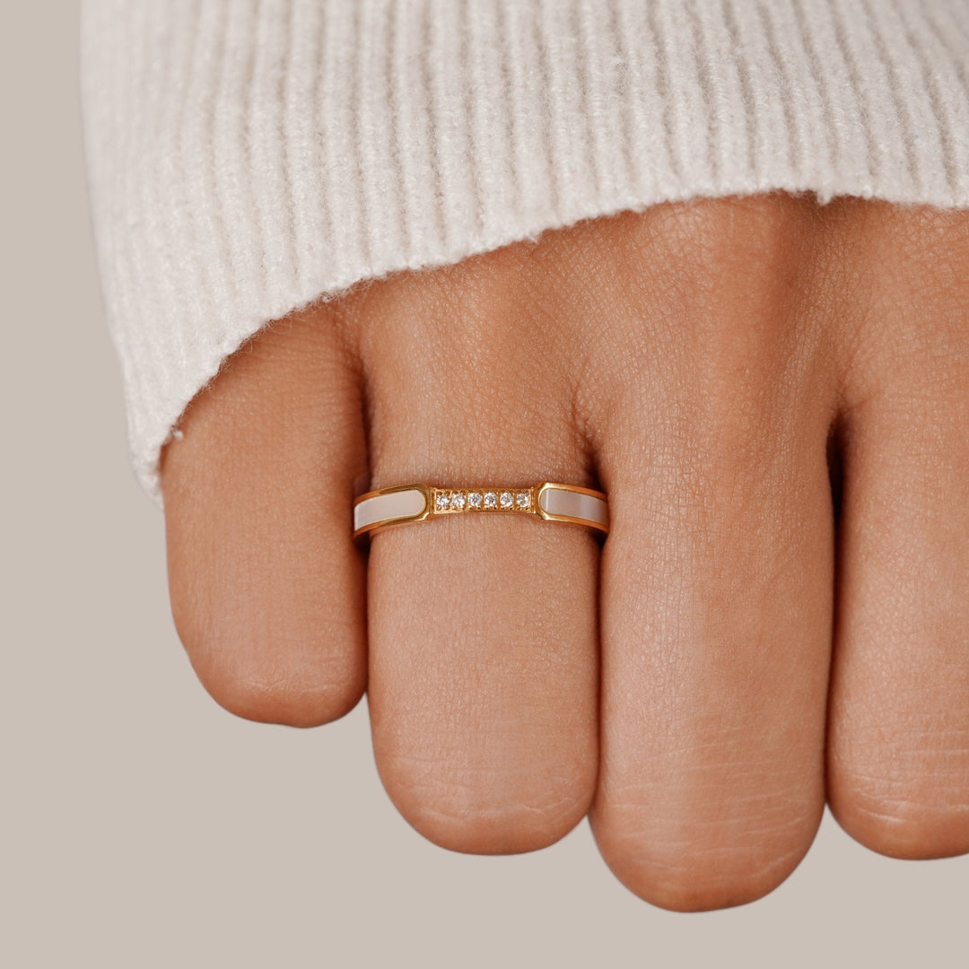 Anello Armonia in Perle e Cristalli Elegante