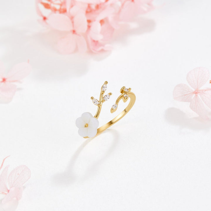 Anello Elegante con Fiore Bianco Sfavillante - Perfetto per Tutte le Occasions