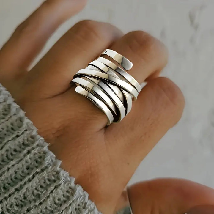 Anello Vintage in Argento Serenity con una Fascia Spessa